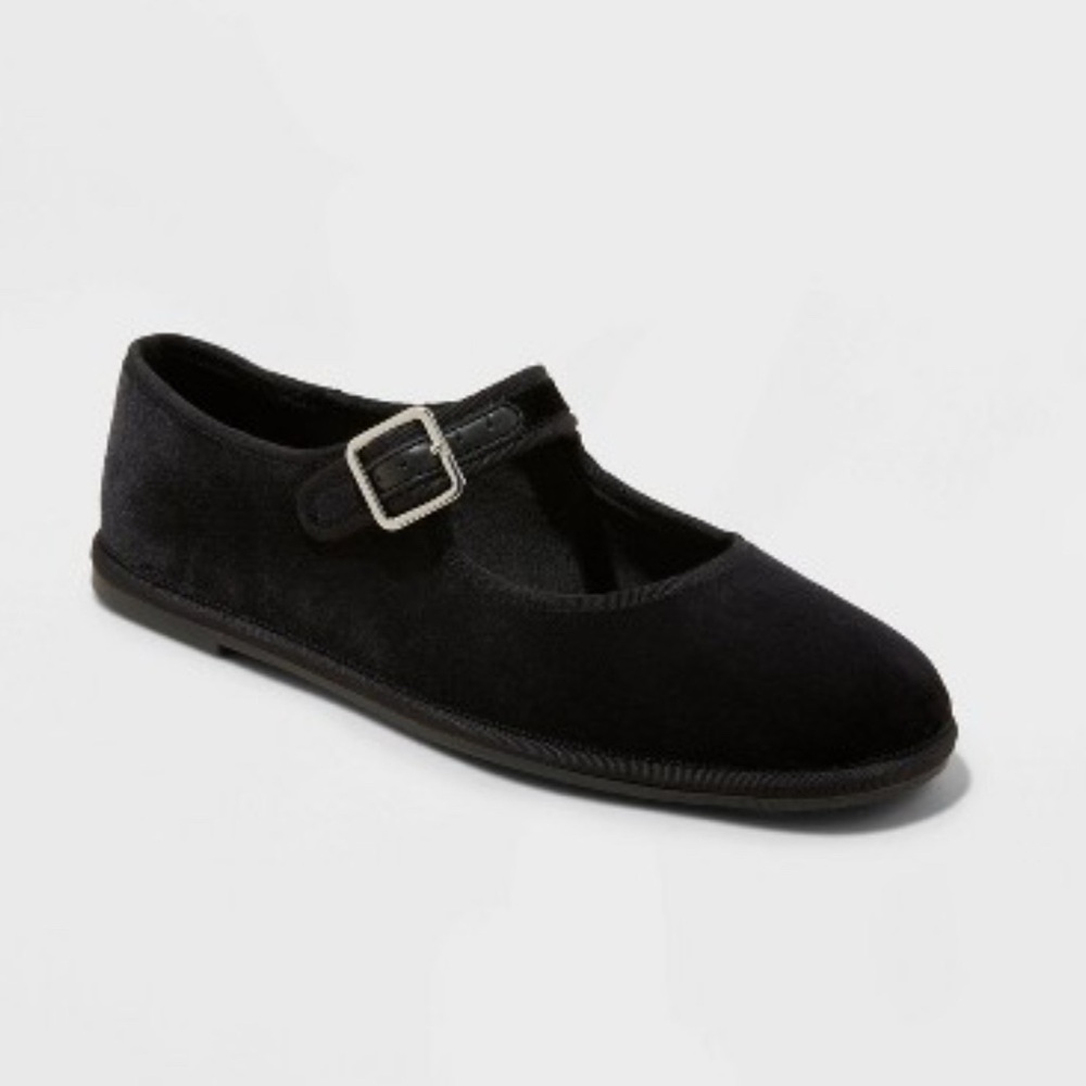 Classic Black Mary Jane Shoes.